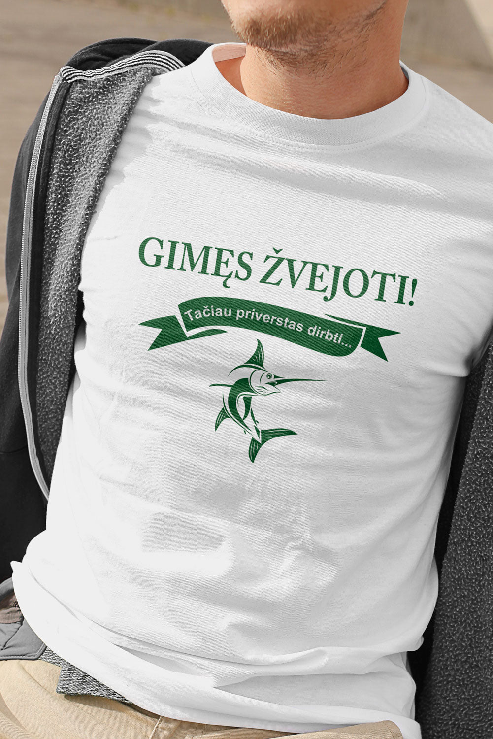 marskineliai su uzrasu gimes zvejoti priverstas dirbti