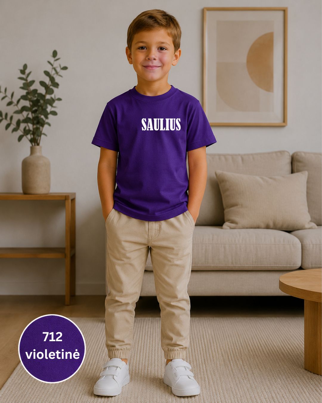 violetiniai marskineliai su vardu
