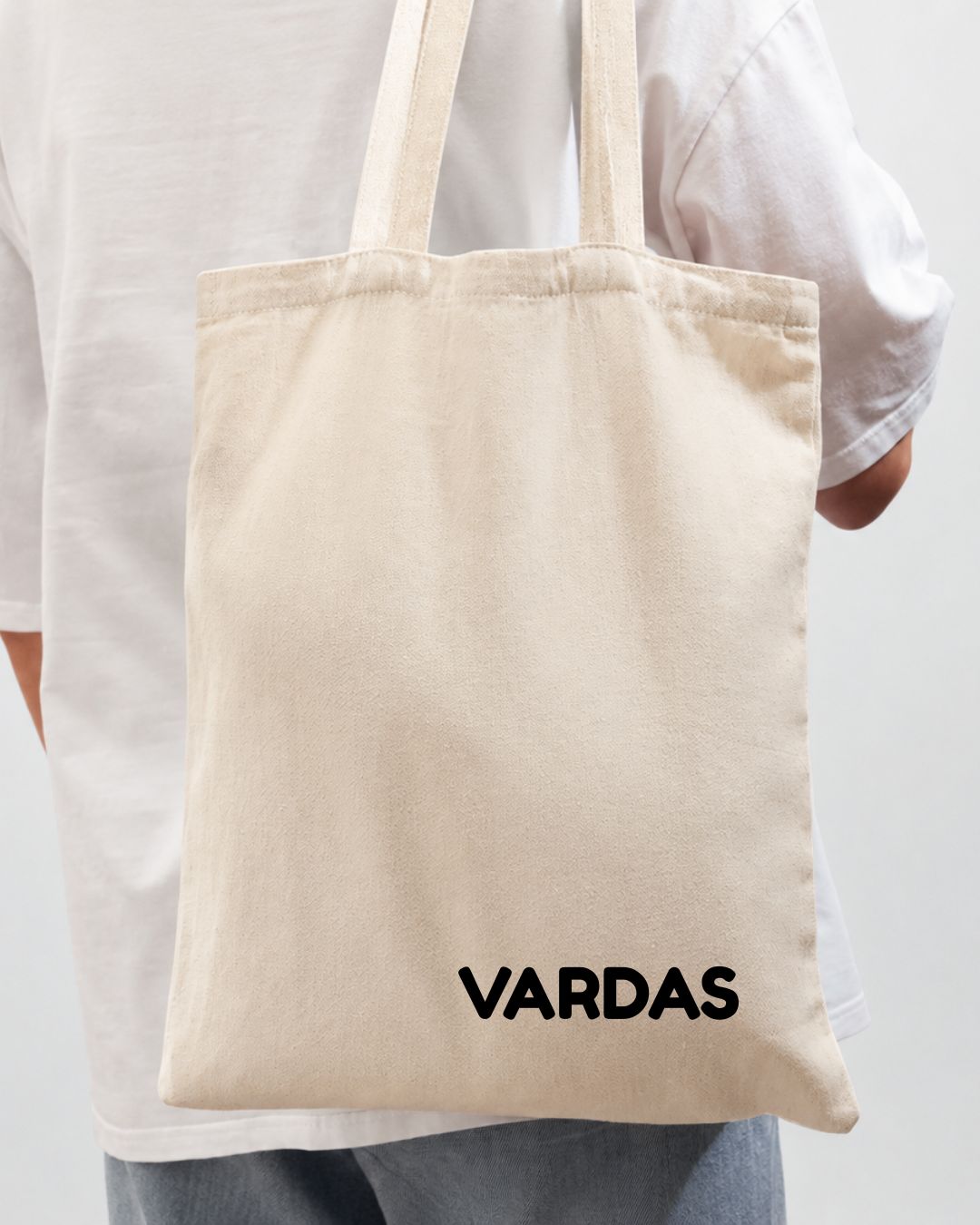 Tase arba krepsys susideti mokyklines aprangas vaikui su vardu. 